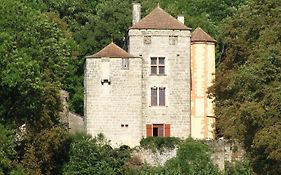 Chateau De Champrenault, Voyagez Dans Le Temps