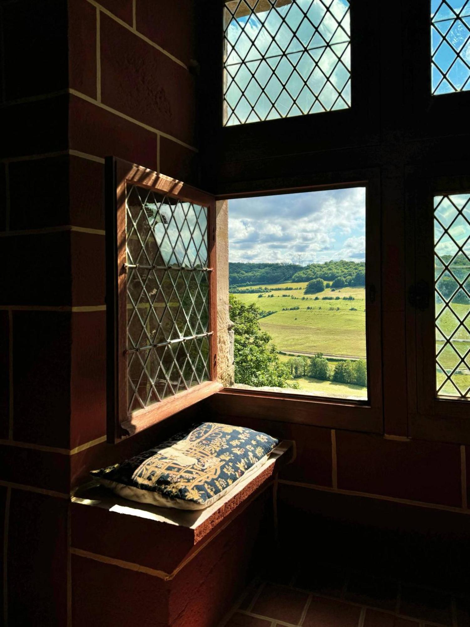 Chateau De Champrenault, Voyagez Dans Le Temps Exterior foto